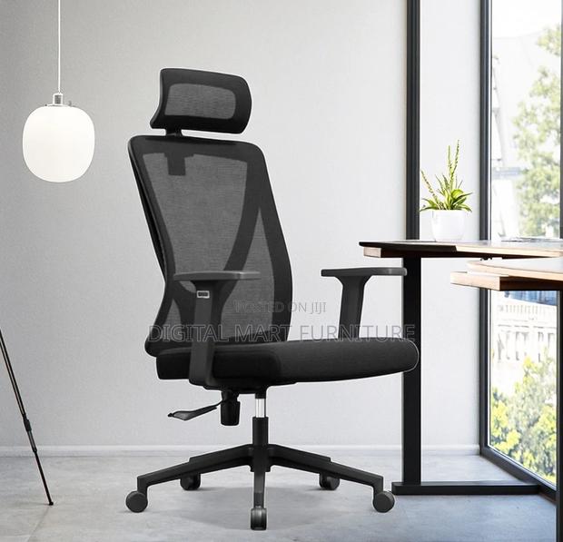 Office Chair: Managerial Work Office Chair - thumbnail 4