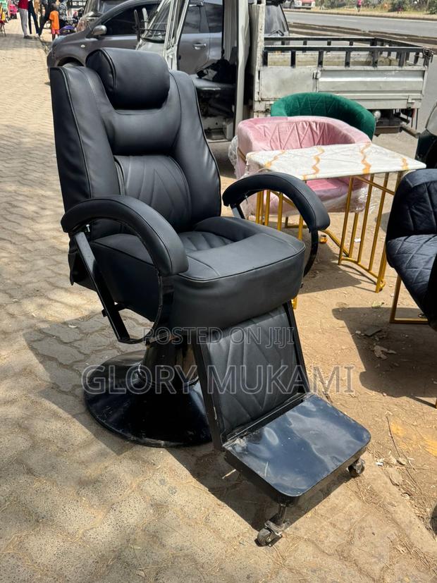 Kinyozi Barber Chair