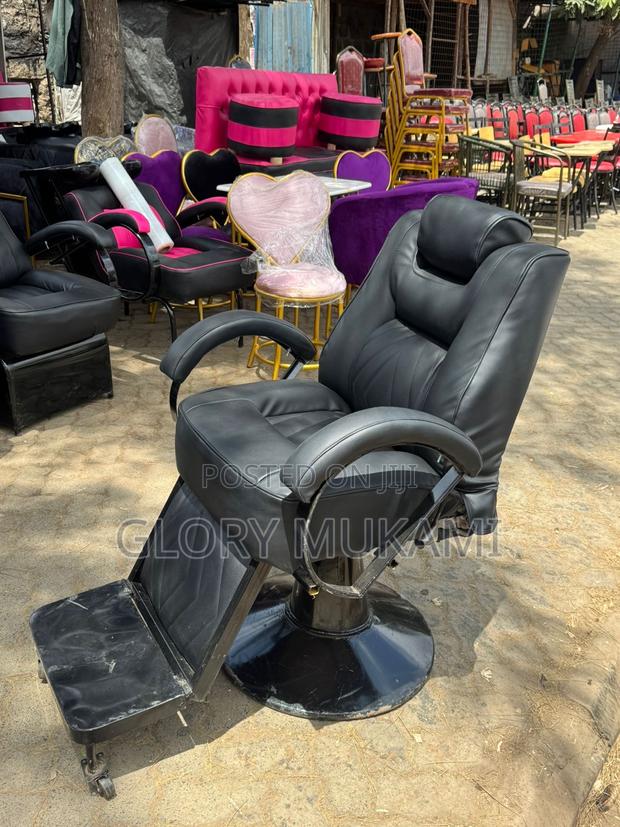 Kinyozi Barber Chair - main view