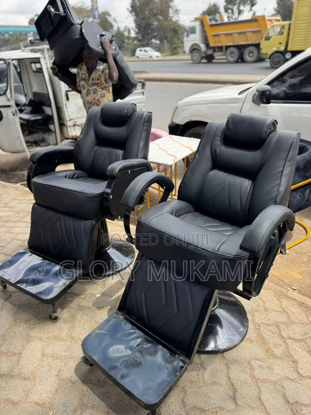Kinyozi Barber Chairs