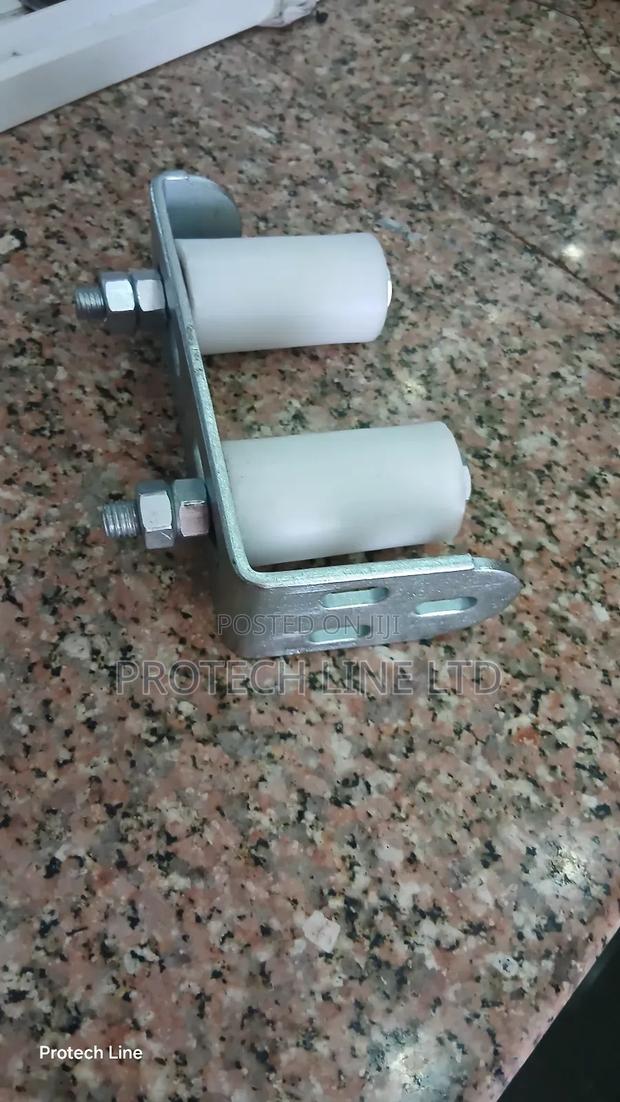 Gate Rollers Guide With L Bracket - thumbnail 4