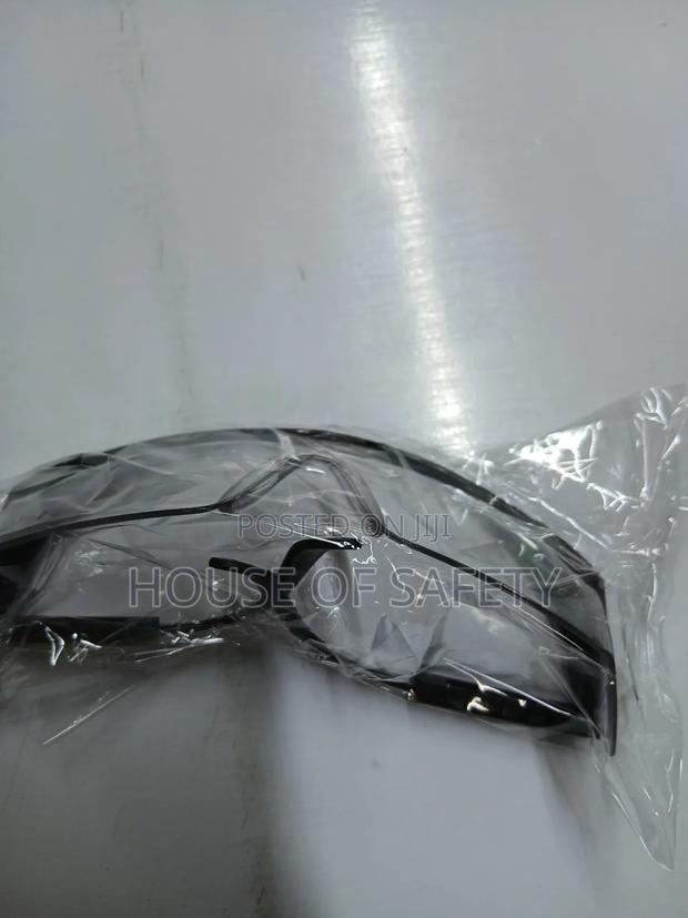 Black Frame Goggles - thumbnail 3