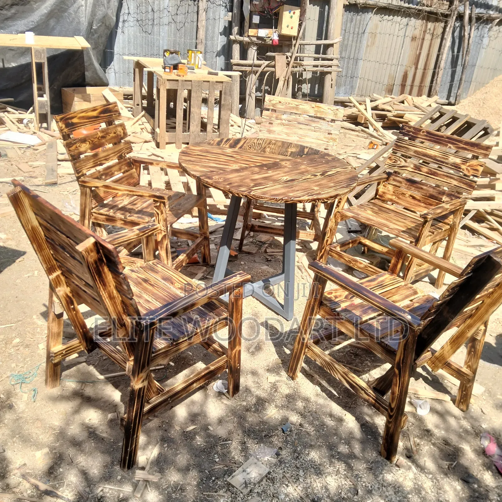 Elegant 5seater Round Garden Table