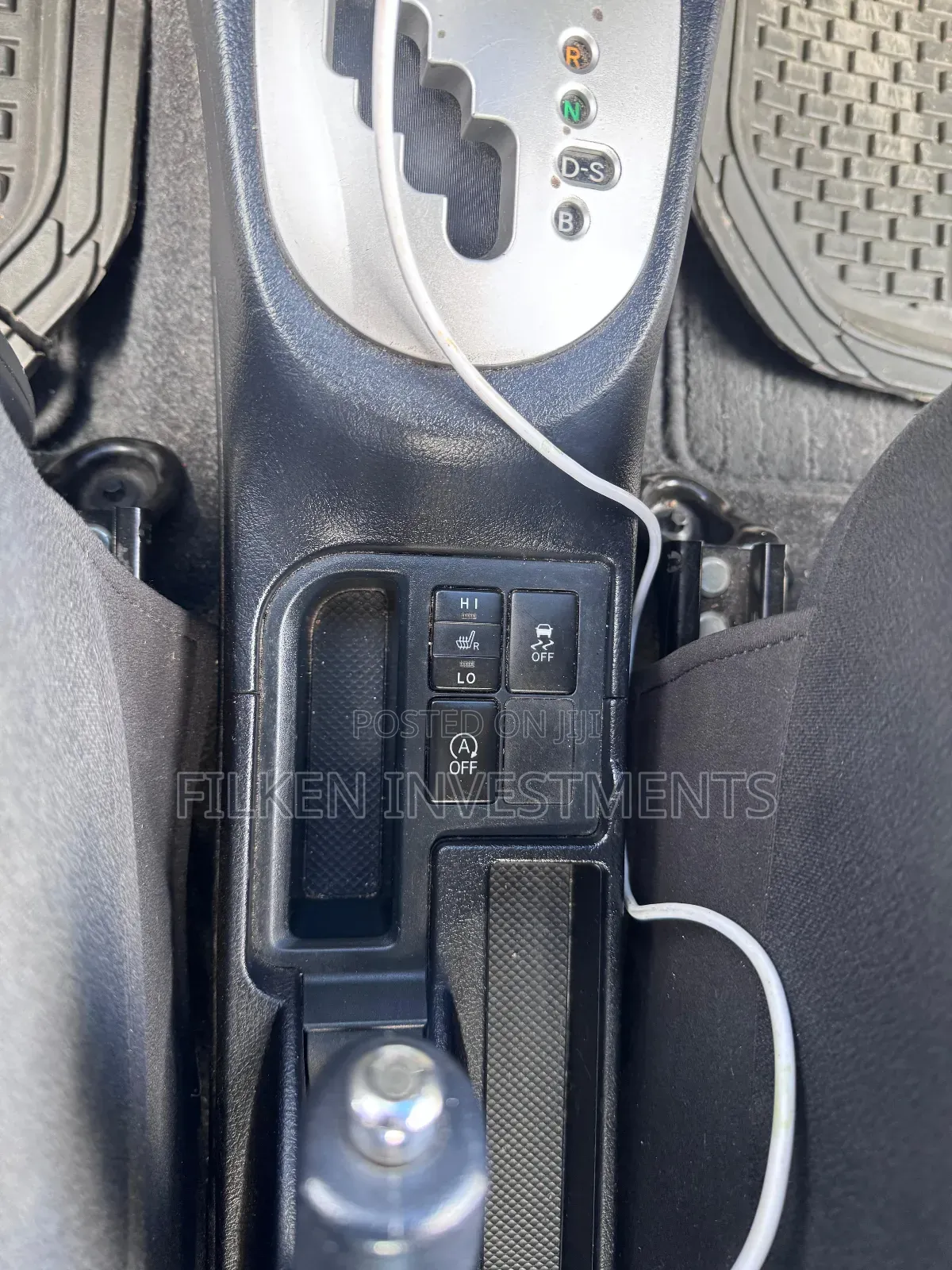 Toyota Vitz 1.3 FWD 5dr 2017 White