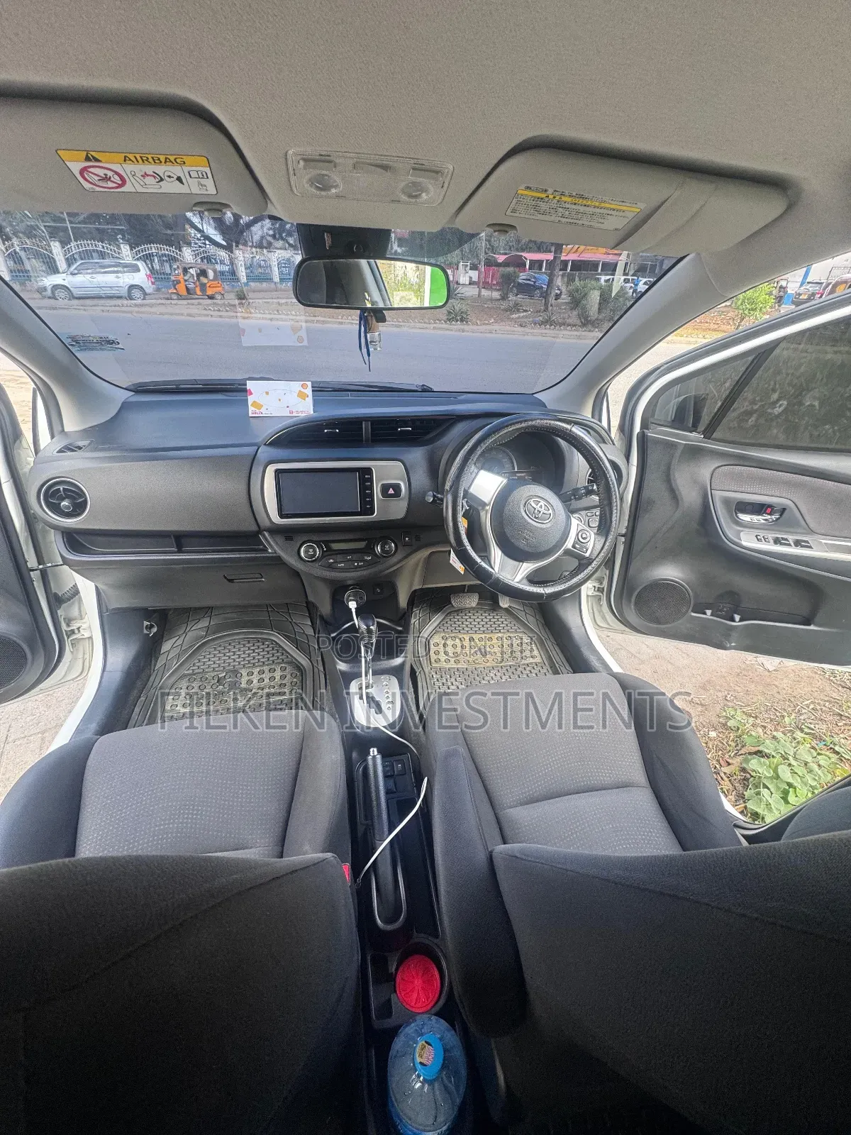 Toyota Vitz 1.3 FWD 5dr 2017 White