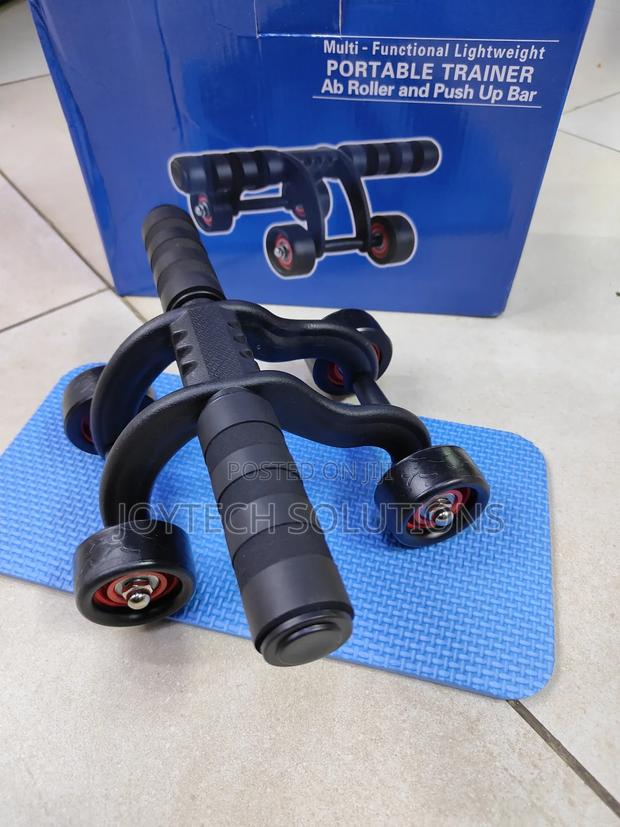 4 Wheel Ab Wheel Roller - Workout System - With Knee Protection Pad - thumbnail 3