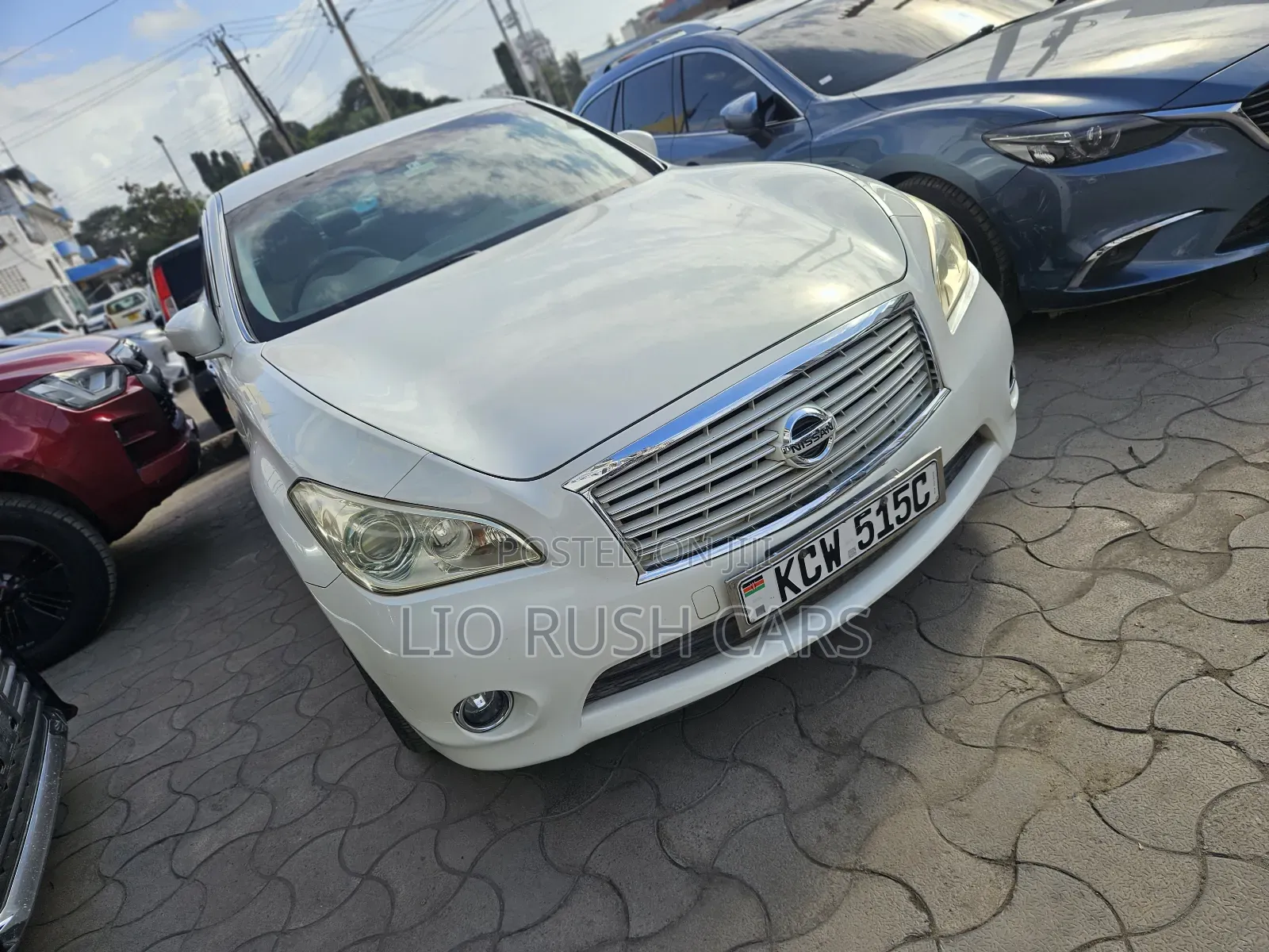 Nissan Fuga 2013 White