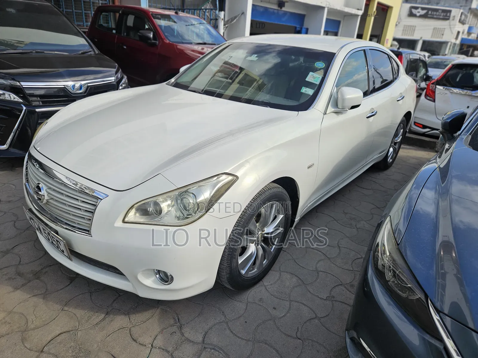 Nissan Fuga 2013 White