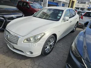Nissan Fuga 2013 White