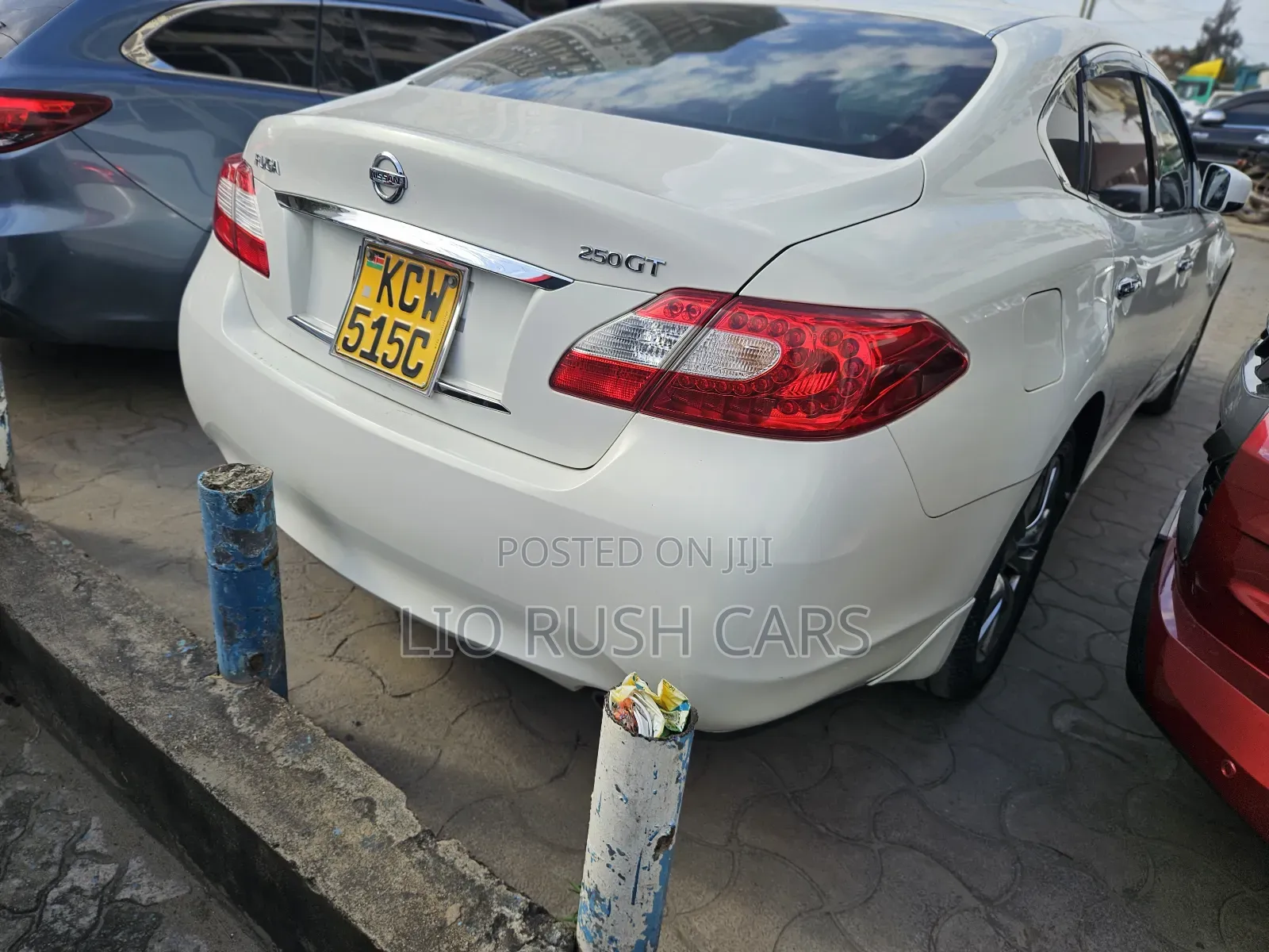 Nissan Fuga 2013 White