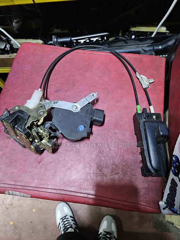 Door Lock Toyota Nze Fielder