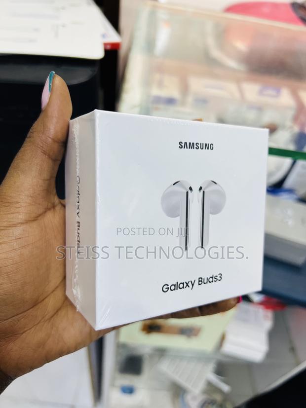 White Wireless Samsung Galaxy Buds 3 - thumbnail 3