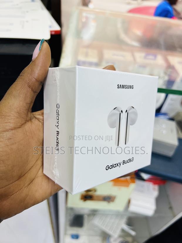 White Wireless Samsung Galaxy Buds 3 - thumbnail 4