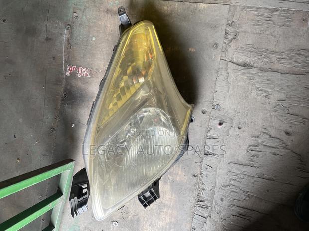 Toyota Ractis Headlight