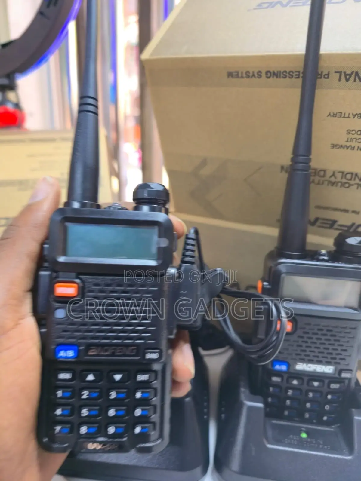 High-Capacity Baofeng Uv-5r Walkie Talkie | Clear Signal