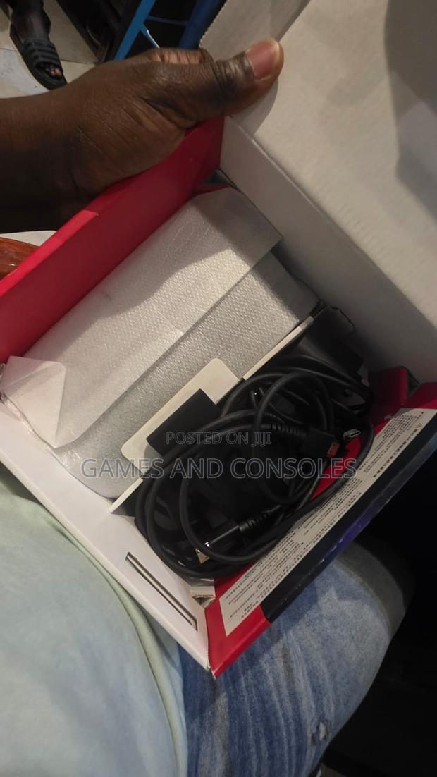 Nintendo Switch 2 Pre Owned - thumbnail 2