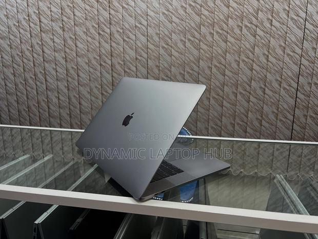 Laptop Apple MacBook Pro 2017 16GB Intel Core I7 SSD 512GB - thumbnail 3