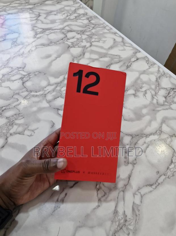 New OnePlus 12 1 TB White - main view
