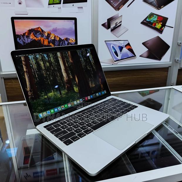 Laptop Apple MacBook Pro 2017 8GB Intel Core I5 SSD 128GB - main view