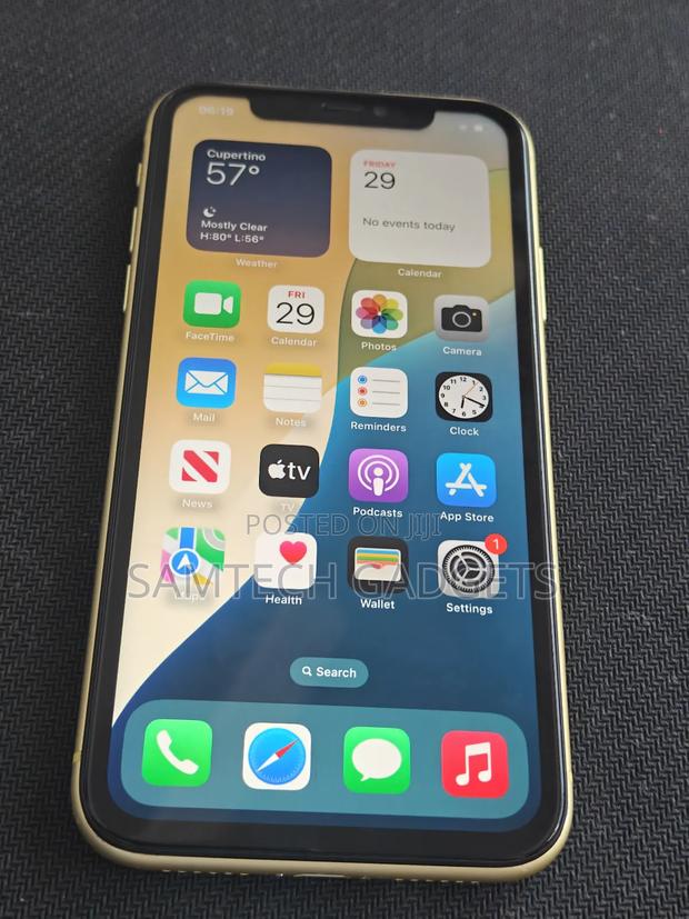 Apple iPhone 11 128 GB Yellow - main view