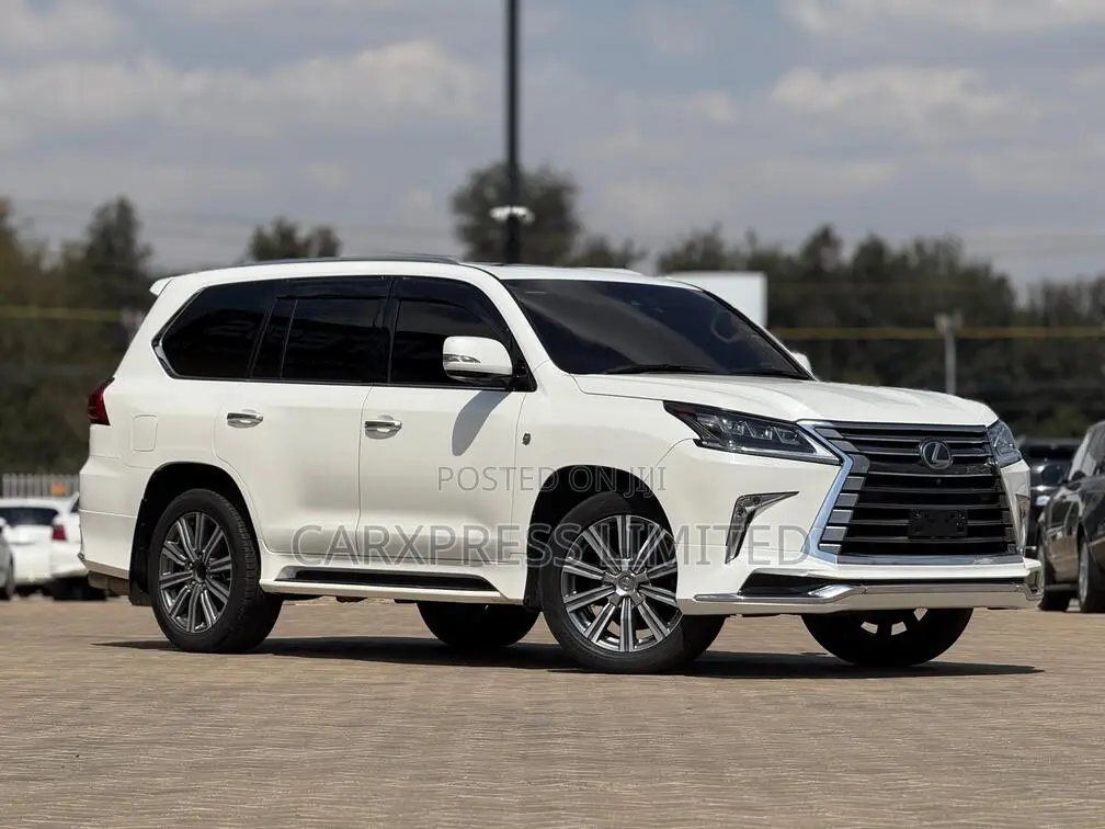 Lexus LX 2015 White