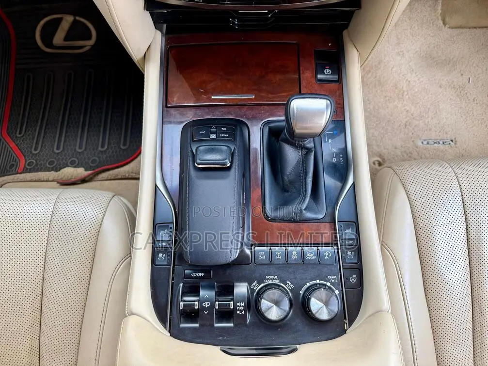 Lexus LX 2015 White