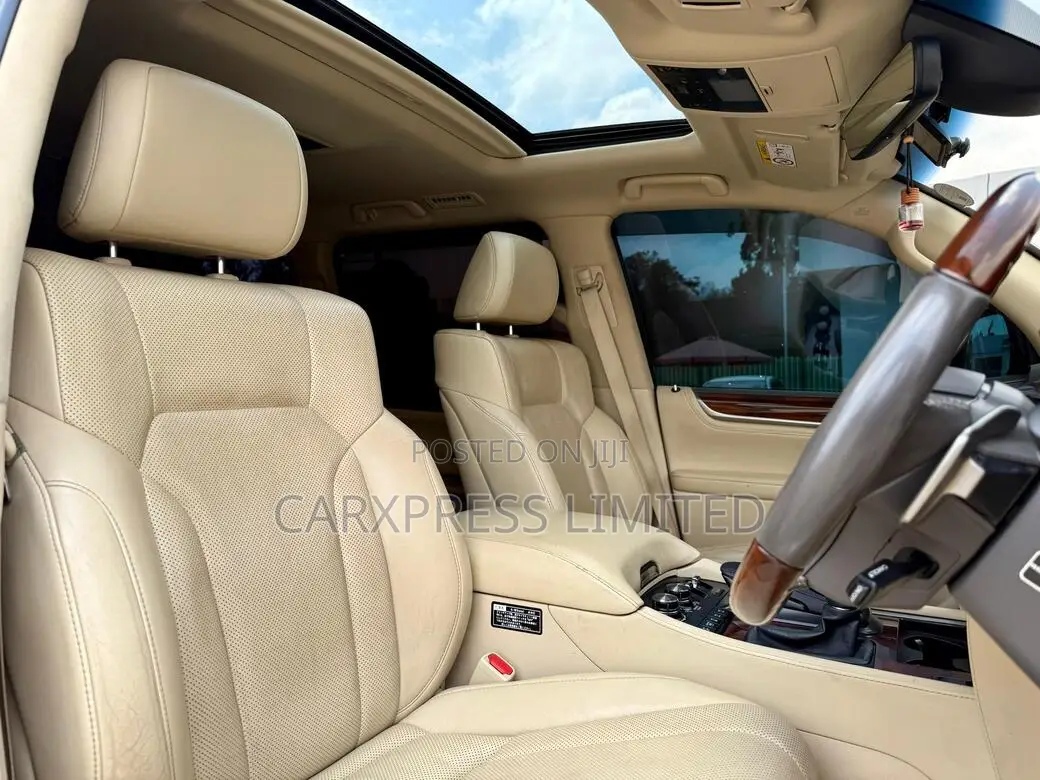 Lexus LX 2015 White