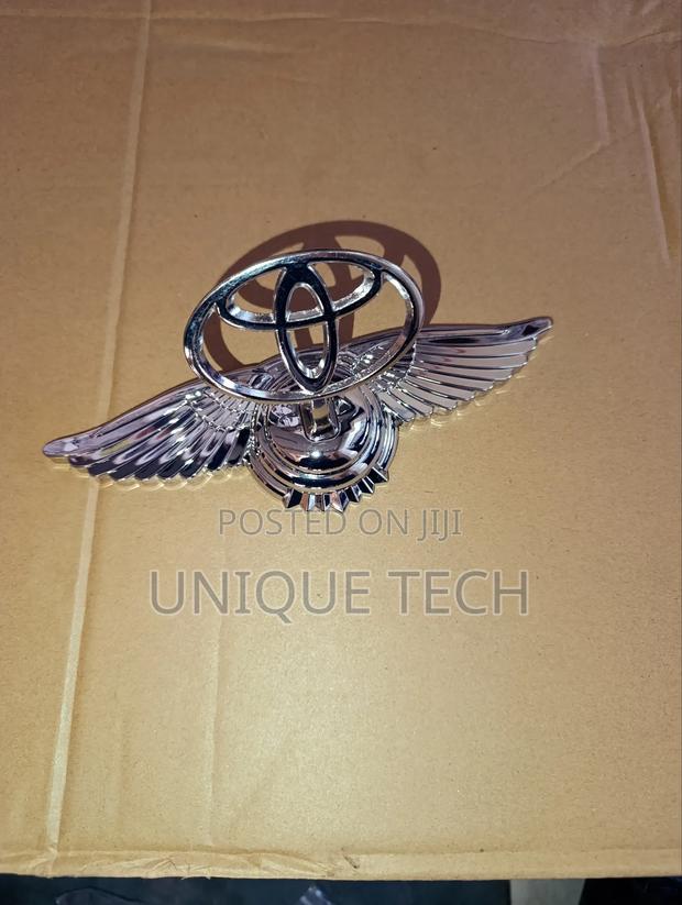 Toyota Bonnet Logo/ Hood Mark Chrome Emblem Stylish Front Badge