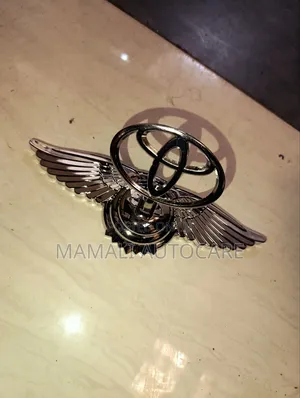 Toyota Bonnet Logo/ Classic Chrome Front Emblem Badge