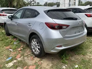 Mazda Axela 2018 Silver