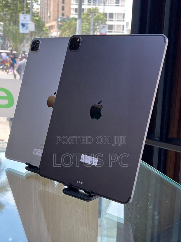Apple iPad Pro 512 GB Gray - main view