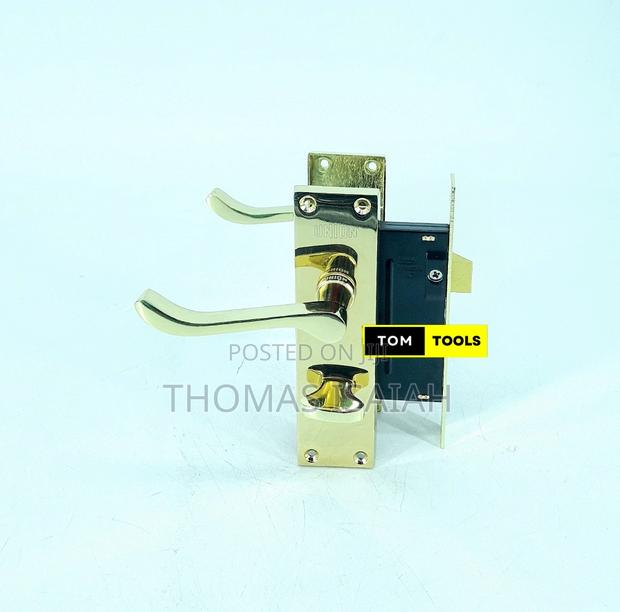 Union Assa Abloy Bathroom Lock With Zinc Scroll Handle Z100-55-94b - thumbnail 5