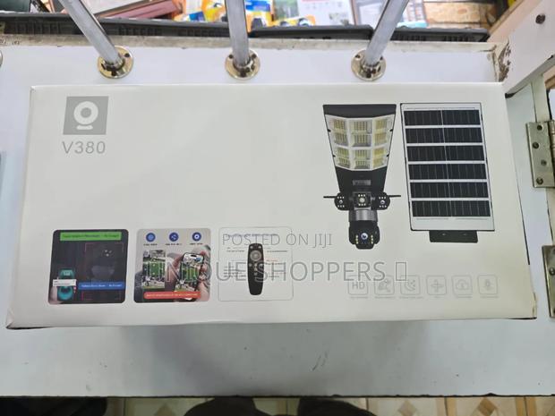 Ld002 Streetlight With Triple Lens Camera - main view