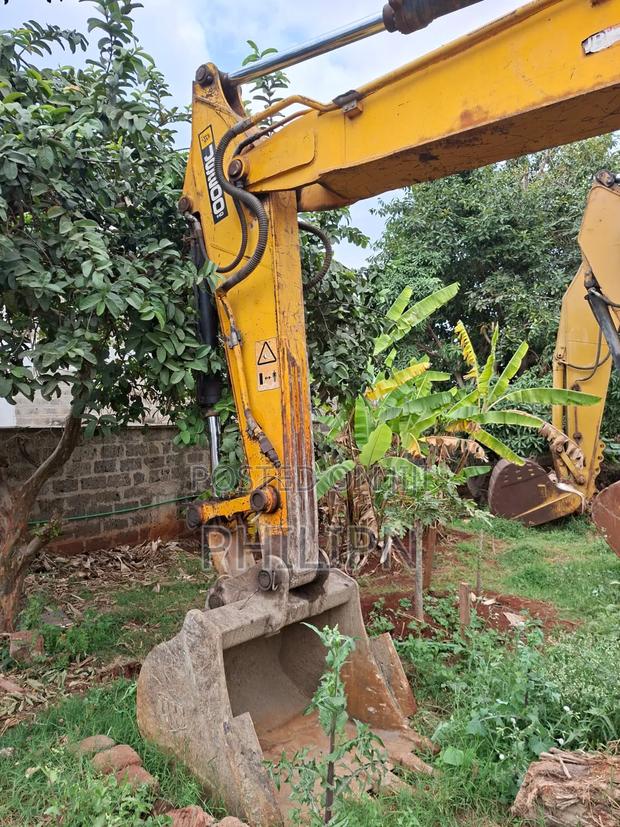 JCB Js210 Excavator - thumbnail 4