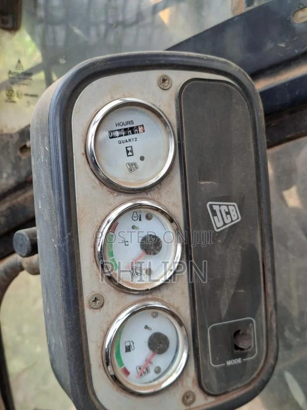 JCB Js210 Excavator - thumbnail 6