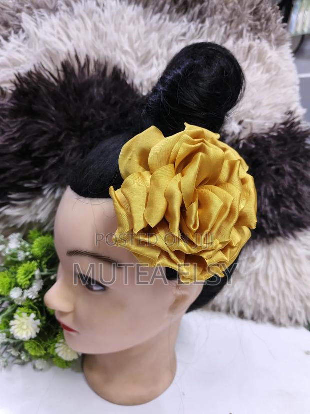 Gold, Emelard Green White Micro Mini Fascinators - thumbnail 8