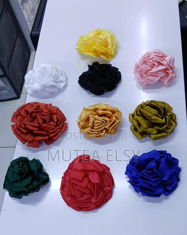 Gold, Emelard Green White Micro Mini Fascinators - thumbnail 9