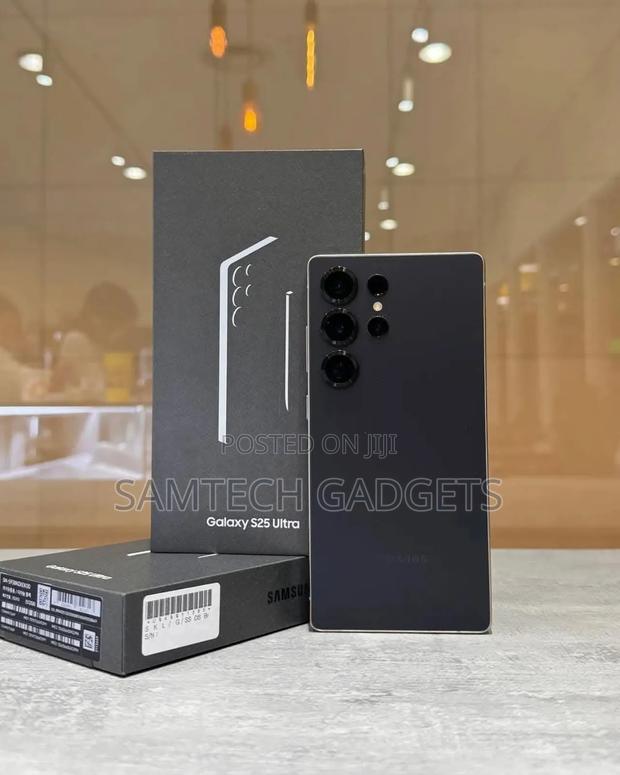 New Samsung Galaxy S25 Ultra 256 GB Black - main view