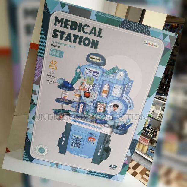 42pcs Doctors Station Pretend Set - main view