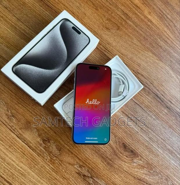 Apple iPhone 15 Pro Max 256 GB Gray - thumbnail 4