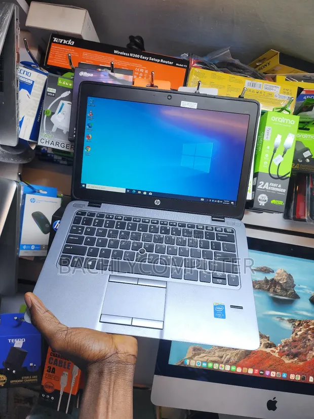 Laptop HP EliteBook 820 G2 8GB Intel Core i7 SSD 256GB in Nairobi