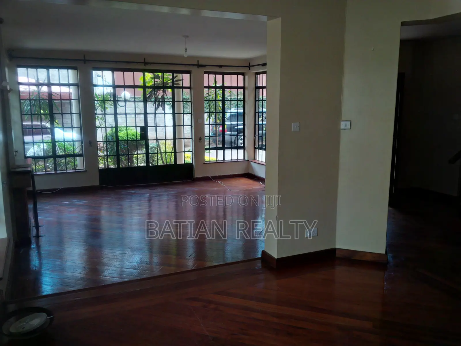 4bdrm Townhouse/Terrace in Valley Arcade for sale