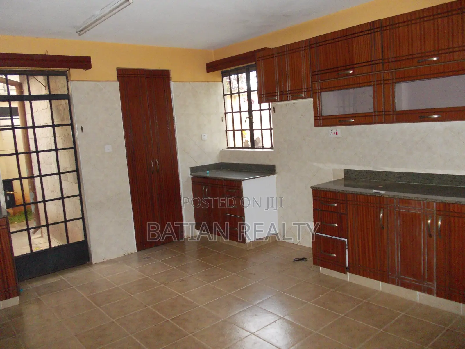 4bdrm Townhouse/Terrace in Valley Arcade for sale