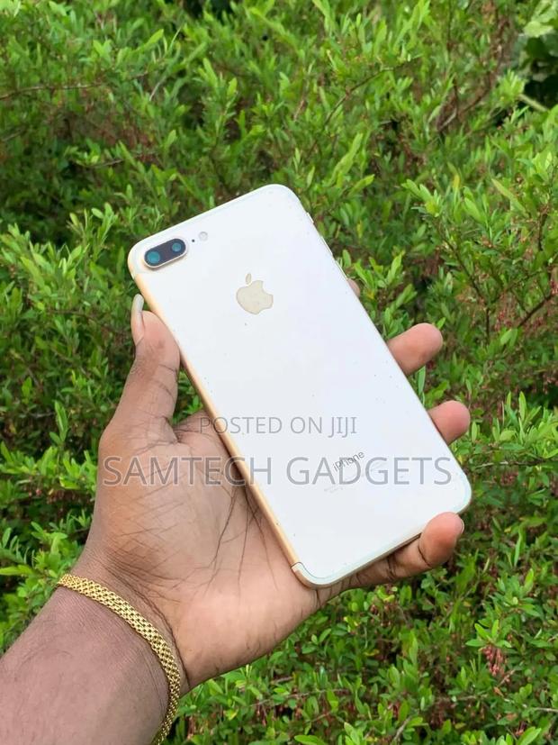 Apple iPhone 7 Plus 128 GB Gold - main view