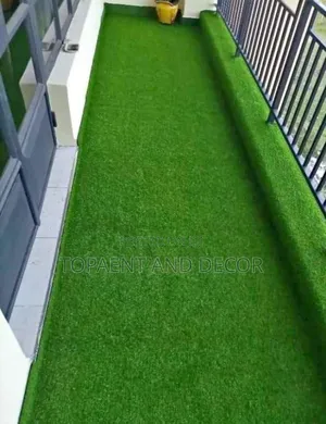 Weather Resistant and Clean Artificial Lawn Carpet