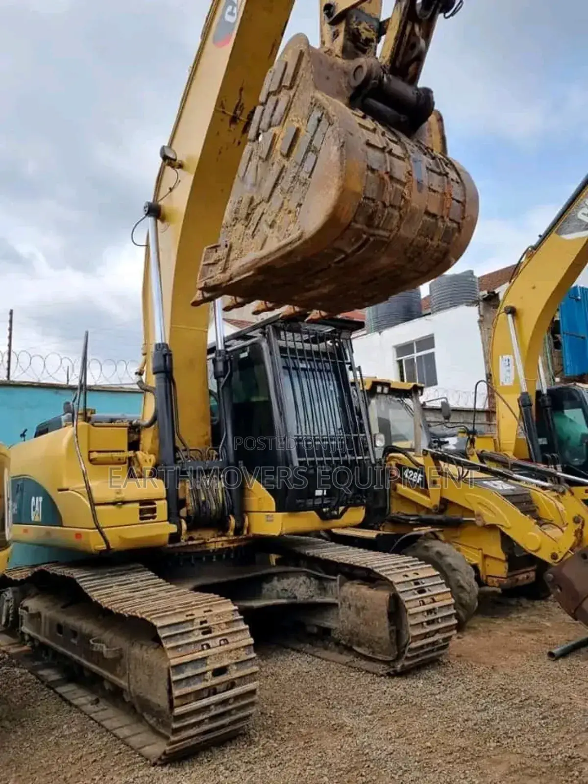 Excavator (From 30 Tonnes) Hire