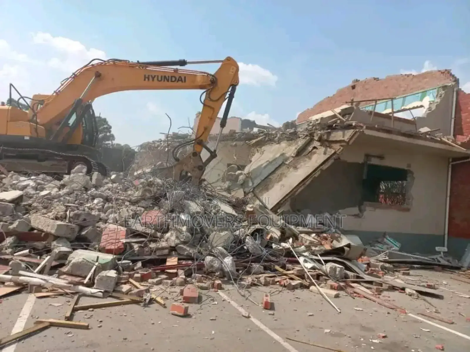 Excavator (From 30 Tonnes) Hire