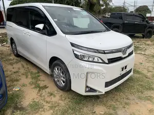 Toyota Voxy 2018 White