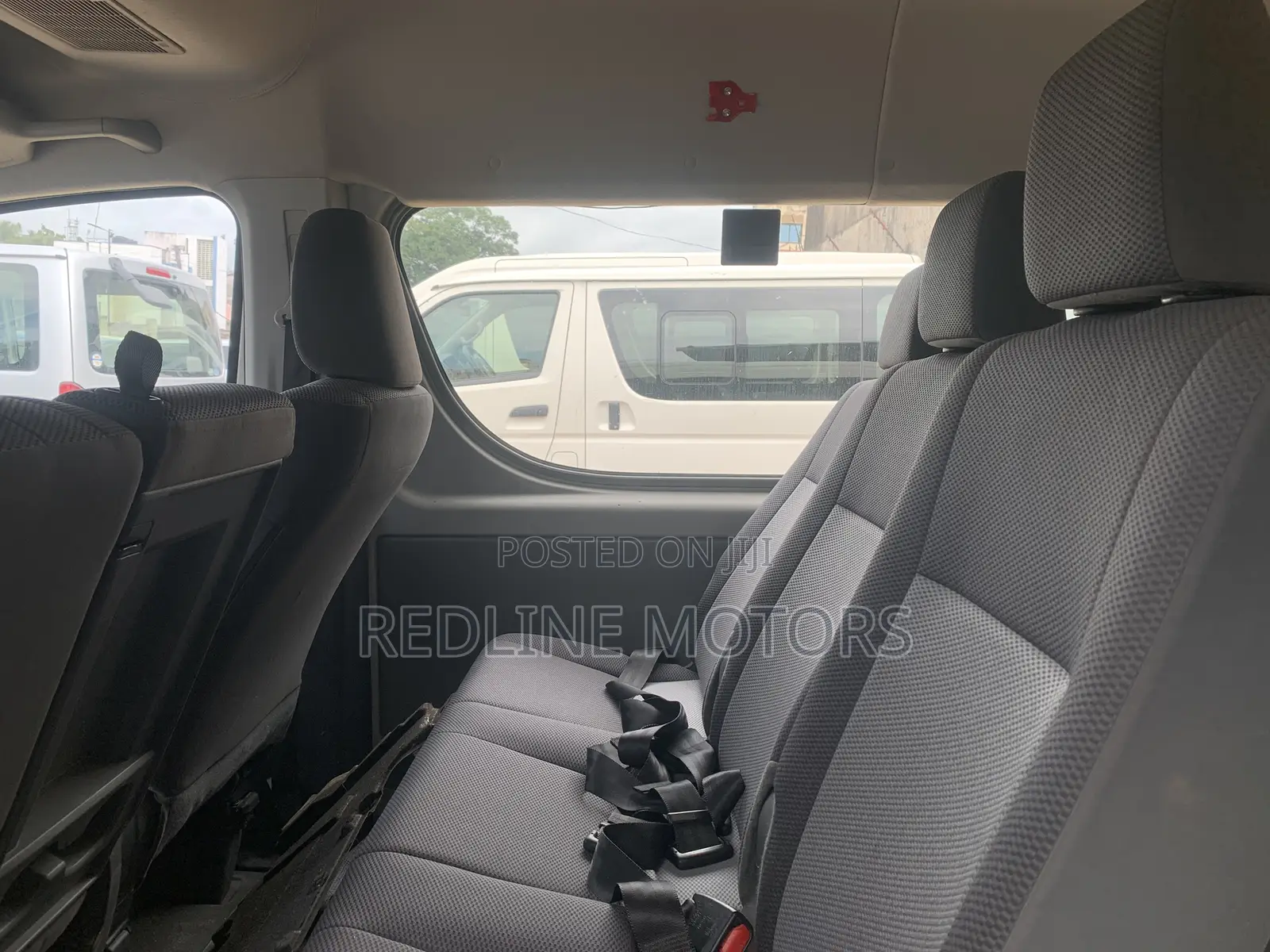Toyota HiAce 2019 White