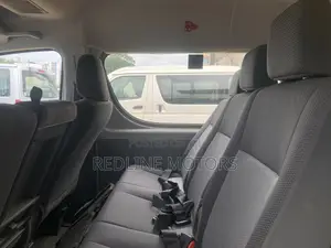 Toyota HiAce 2019 White
